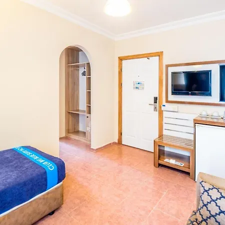 Club Big Blue Hotel 4*