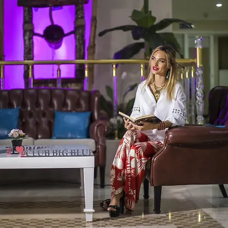 Club Big Blue Otel 4*