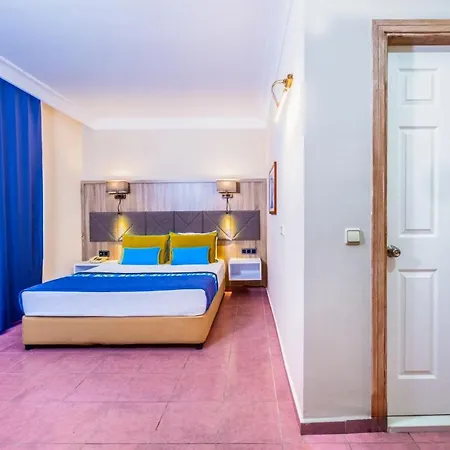 Club Big Blue Hotel