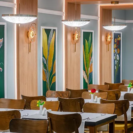 Club Big Blue Отель 4*