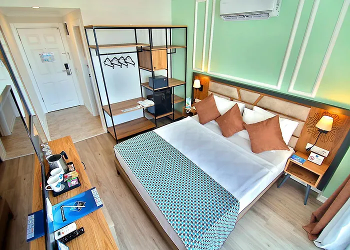Club Big Blue Otel 4*