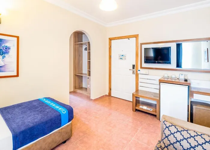 Club Big Blue Otel 4*