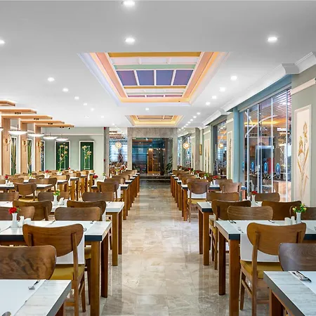 Club Big Blue Otel 4*