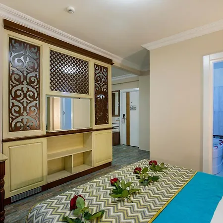 Club Big Blue Otel 4*